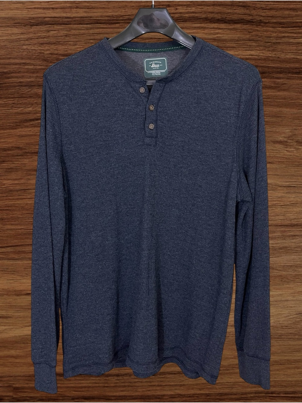 G. H. Bass & Co. Men's Navy Waffle Knit Henley Long Sleeve. Size XL